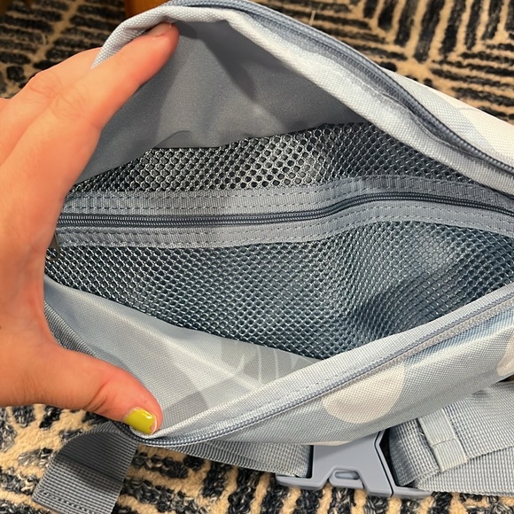 Nike Heritage Waistpack Fanny Bag - Blue Print - NWOT - Picture 3 of 7